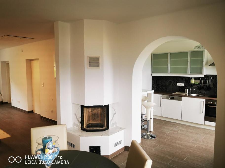 Panoramablick Exklusiv Apartment Villach Ngoại thất bức ảnh